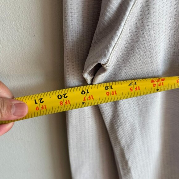Lululemon Mens Round Neck Metal Vent Tech Sweater Light Gray Size Large - Picture 3 of 9